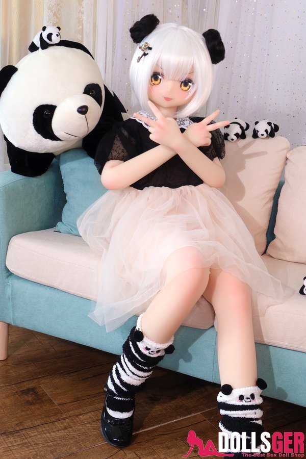 junger teen hat sex mit einer sexpuppe