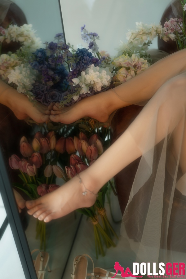 sexpuppe flache brust